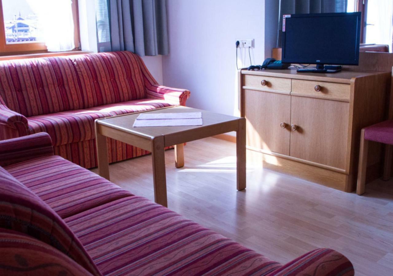 Collina Hotel Garni Nauders Luaran gambar